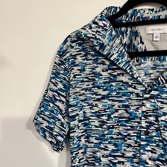 Calvin Klein Shirt - Picture 3 of 4